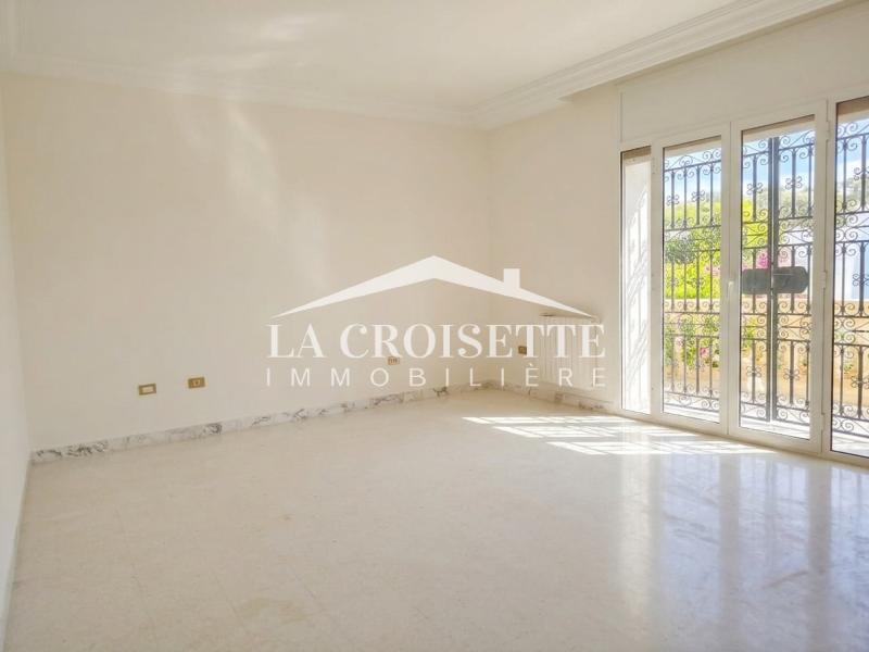 Villa S+5 avec piscine à Gammarth